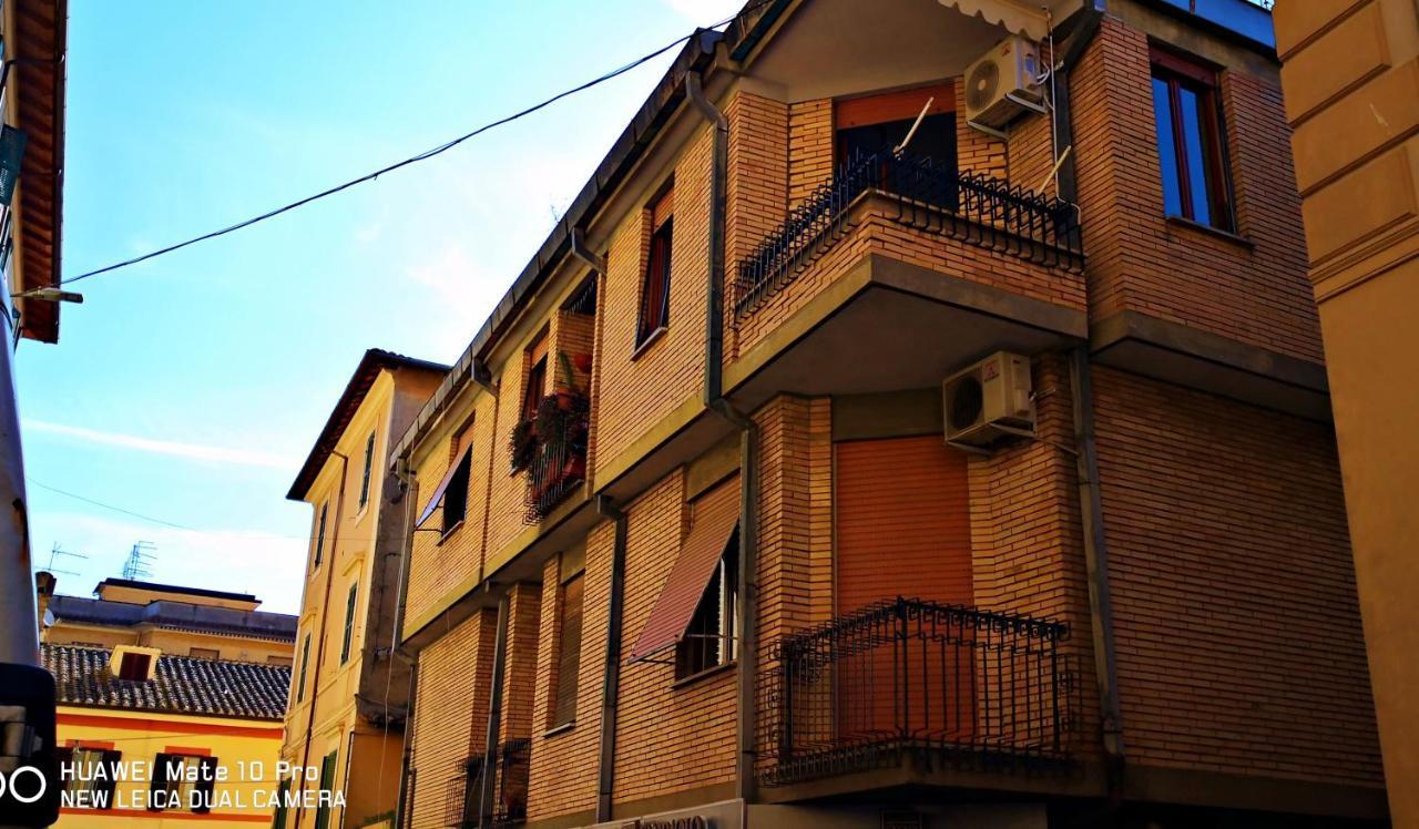 Casa Paolina Nel Centro Di Bracciano Villa Bagian luar foto